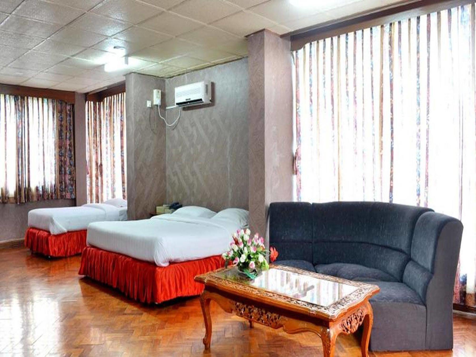 Excel Palace Hotel Yangon Luaran gambar